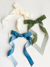 Load image into Gallery viewer, Cream Velvet Long Tail Bow
