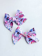 Load image into Gallery viewer, A Taylor Christmas Ruth Bow
