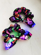 Load image into Gallery viewer, LIGHT UP ✨ Pumpkin Scrunchie
