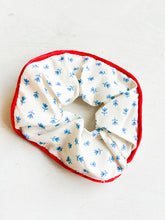 Load image into Gallery viewer, Vintage Floral Scrunchie
