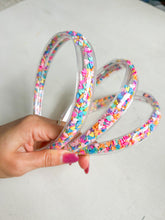 Load image into Gallery viewer, Heart Shaker Headband
