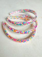 Load image into Gallery viewer, Heart Shaker Headband
