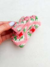 Load image into Gallery viewer, Pink Rose Square Crochet Claw Clip

