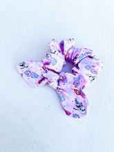 Load image into Gallery viewer, Frozen Scrunchie
