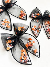 Load image into Gallery viewer, Black Shaker Bow Large
