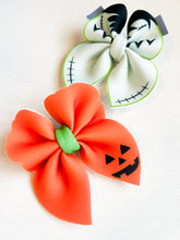 Load image into Gallery viewer, Jack O’Lantern Bubble Bow

