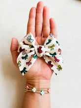 Load image into Gallery viewer, Holiday Bows in Neutral Bow
