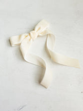 Load image into Gallery viewer, Cream Velvet Long Tail Bow
