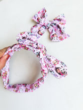 Load image into Gallery viewer, Gabbys Dollhouse Bow
