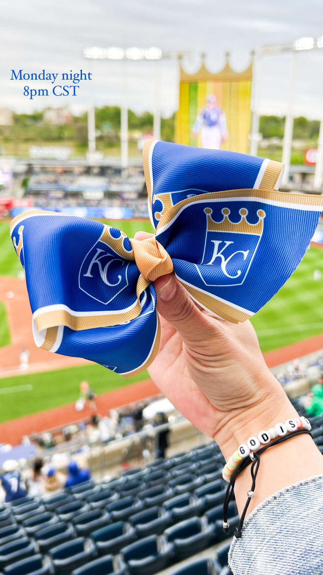 Royals Big Bow