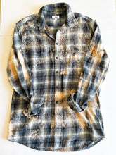 Load image into Gallery viewer, Beautiful Adult Large Flannel
