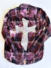 Load image into Gallery viewer, Cross Adult Small Flannel
